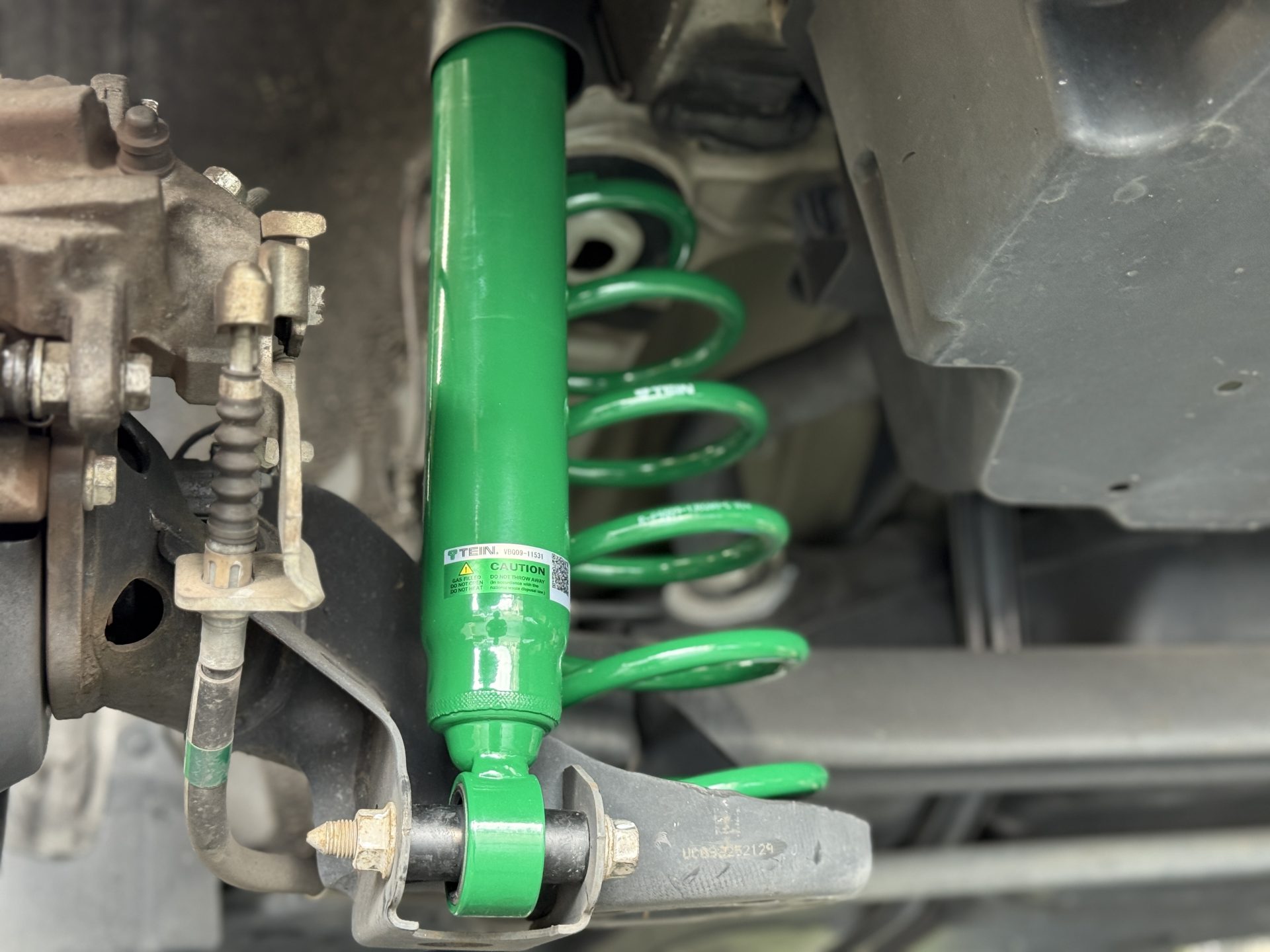 快適なお出かけのために、30プリウス 前期型 サスペンションの